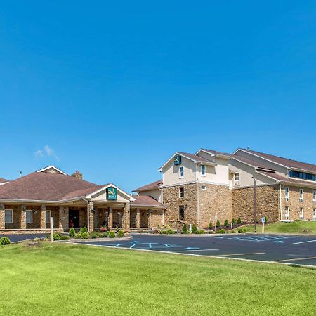 Quality Inn & Suites Bedford West Екстер'єр фото